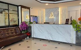 โรงแรมโรมีนา แกรนด์